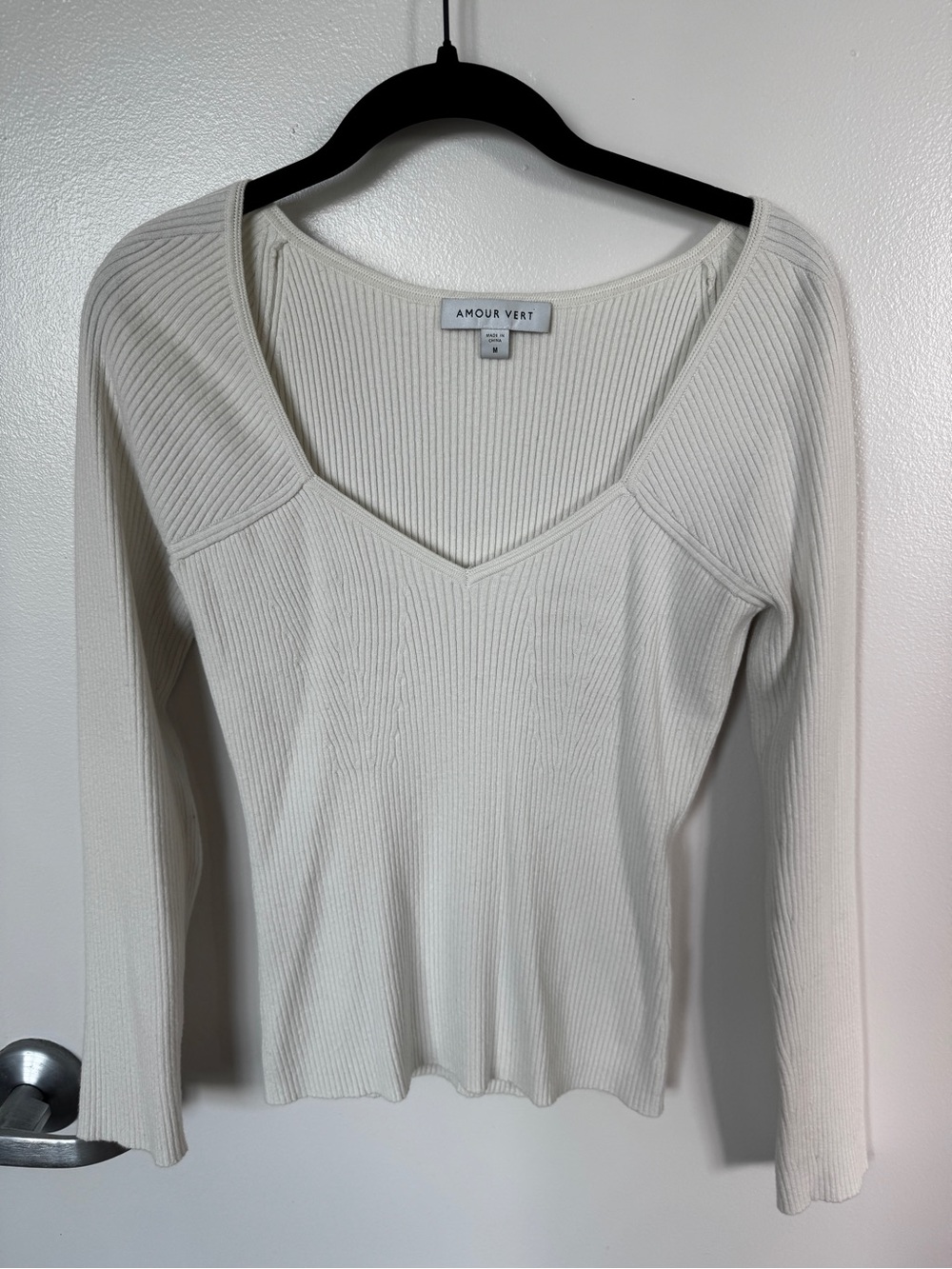 Amour Vert Ivory Ribbed V-Neck Long-Sleeve Top